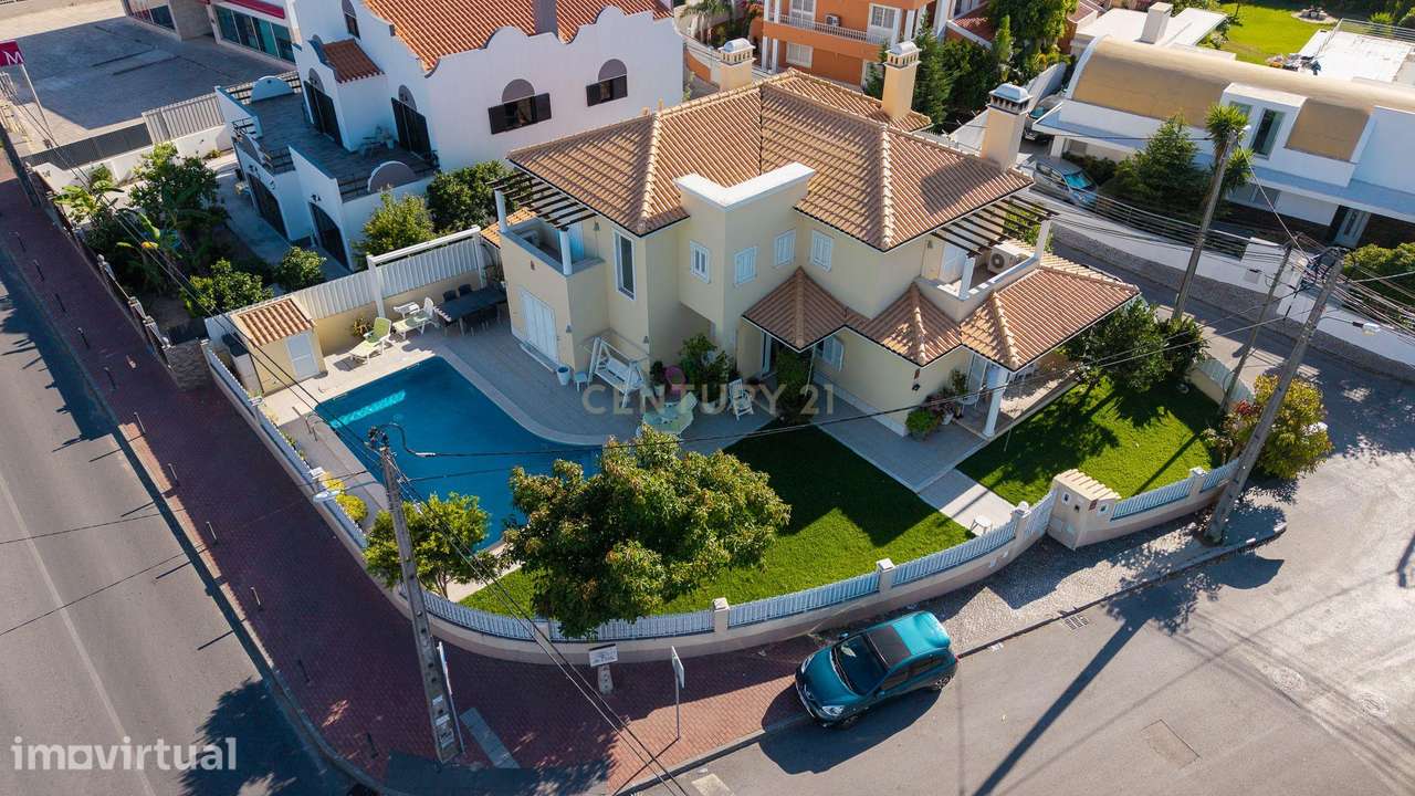 Moradia Isolada com Piscina e Jardim – Charneca da Caparica - Grande imagem: 4/52
