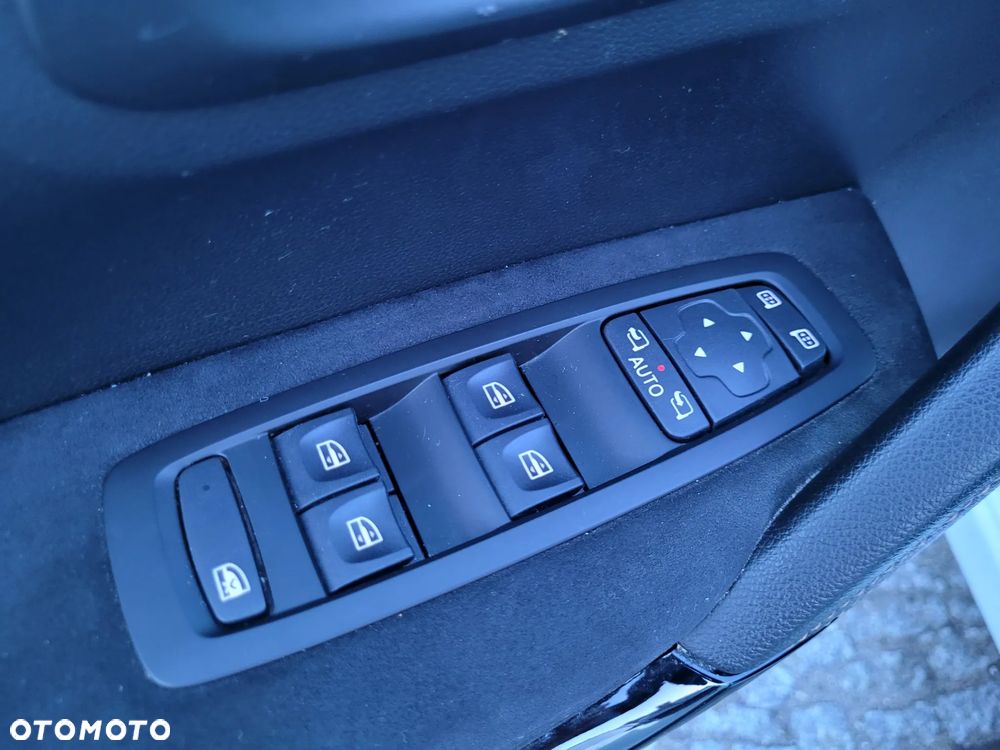 Renault Kadjar TCe 160 EDC GPF BLACK EDITION - 24