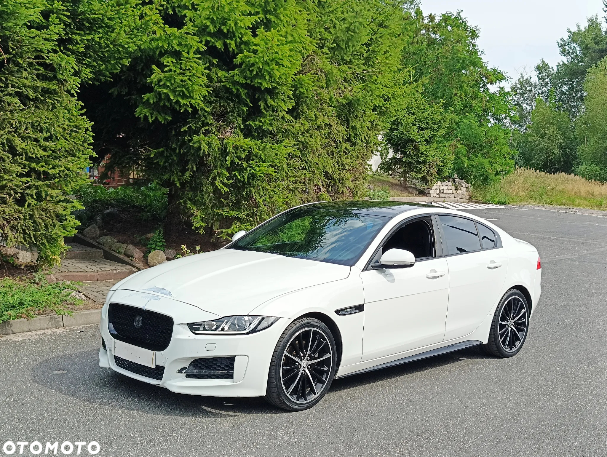 Jaguar XE 2.0 D AWD R-Sport - 24
