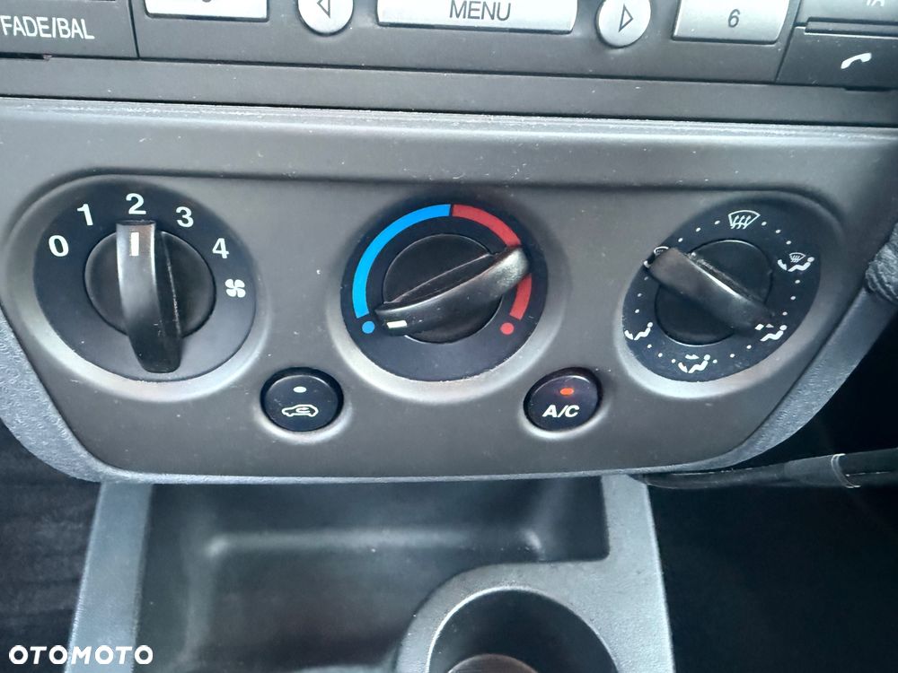 Ford Fusion - 25