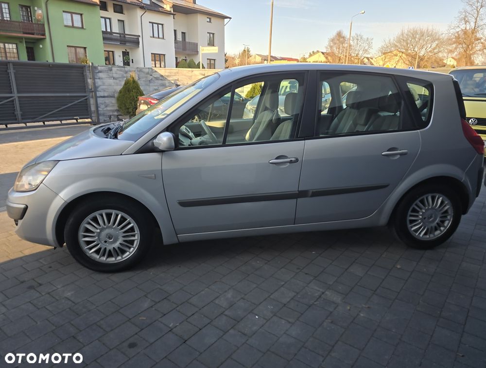 Renault Scenic 1.9 dCi FAP Avantage - 3