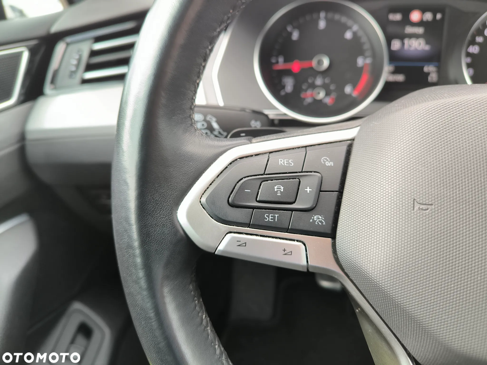 Volkswagen Passat 2.0 TDI Business DSG - 12