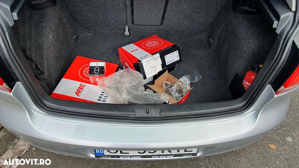 Volkswagen Golf 2.0 TDI DPF Comfortline - 34