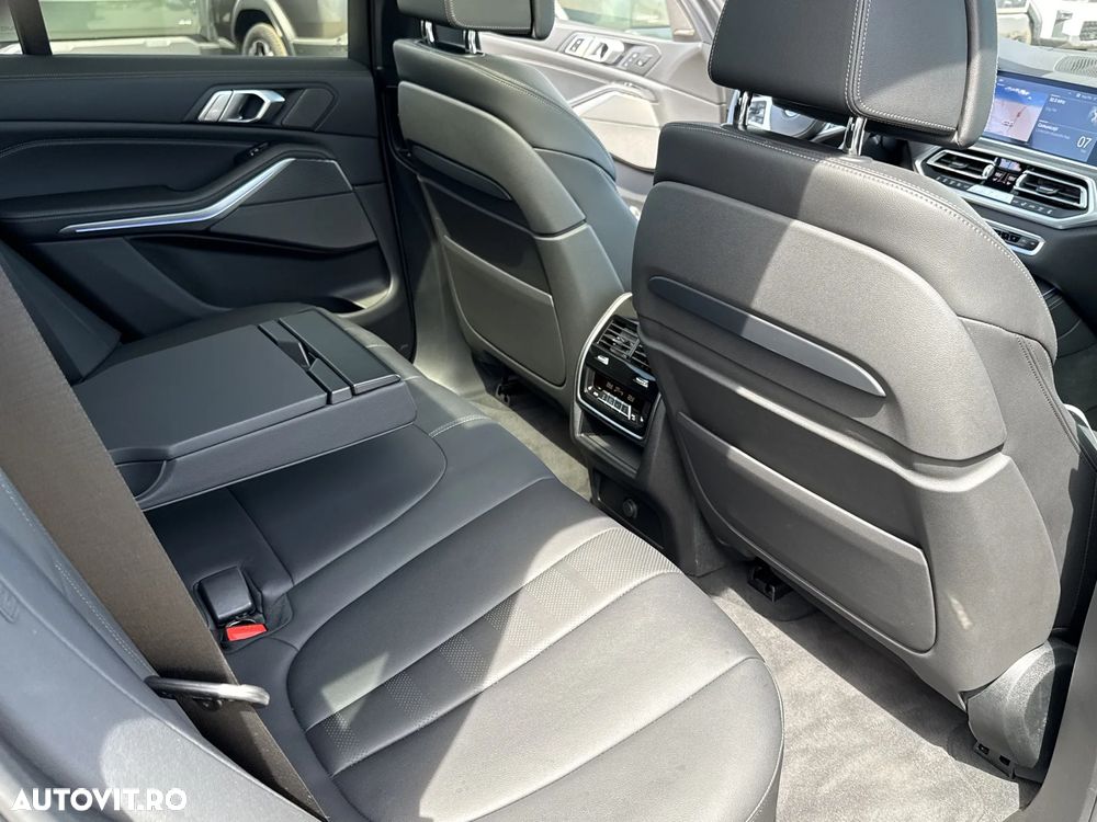BMW X5 M M50i - 28