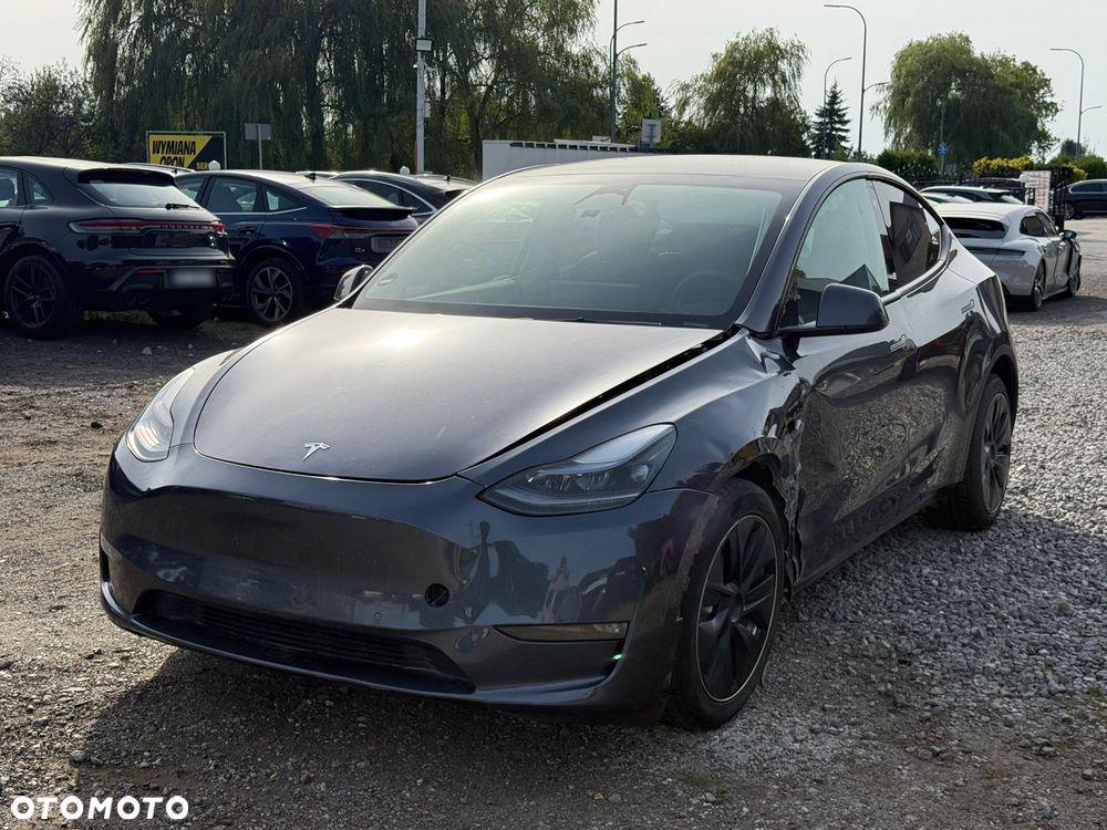 Tesla Model Y Long Range Dual Motor AWD - 9