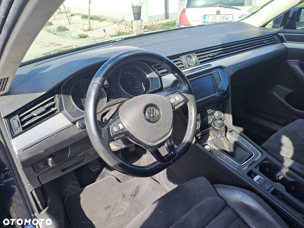 Volkswagen Passat 2.0 TDI (BlueMotion Technology) Highline - 11