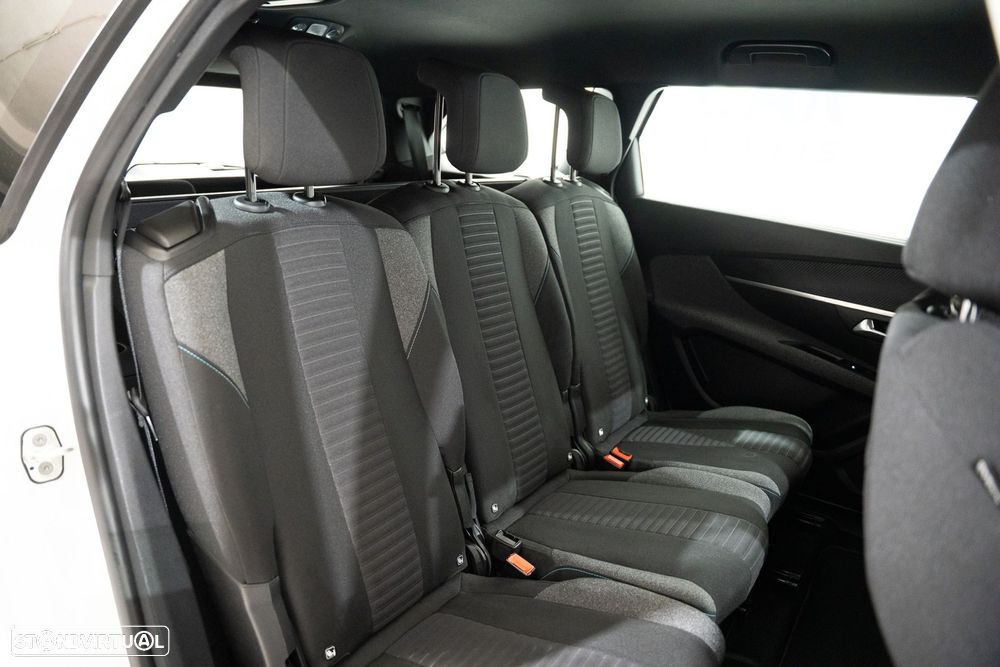 Peugeot 5008 1.2 PureTech Allure Pack EAT8 - 29