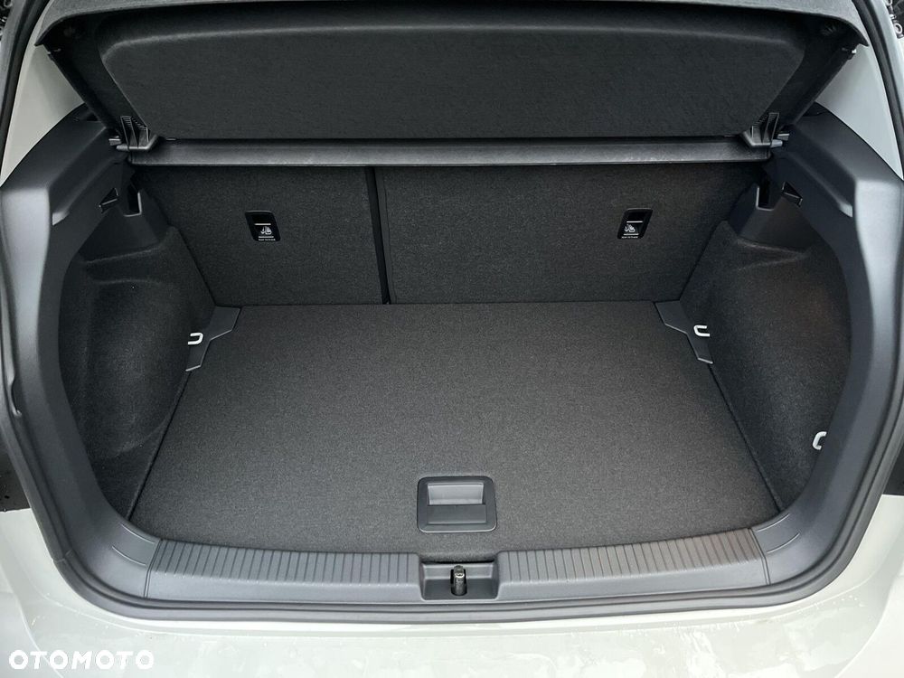 Volkswagen T-Cross - 18