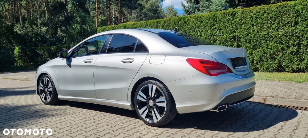 Mercedes-Benz CLA 200 7G-DCT Urban - 13