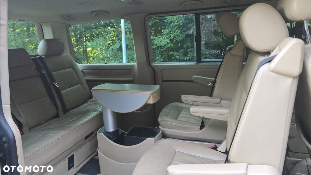 Volkswagen Multivan - 23
