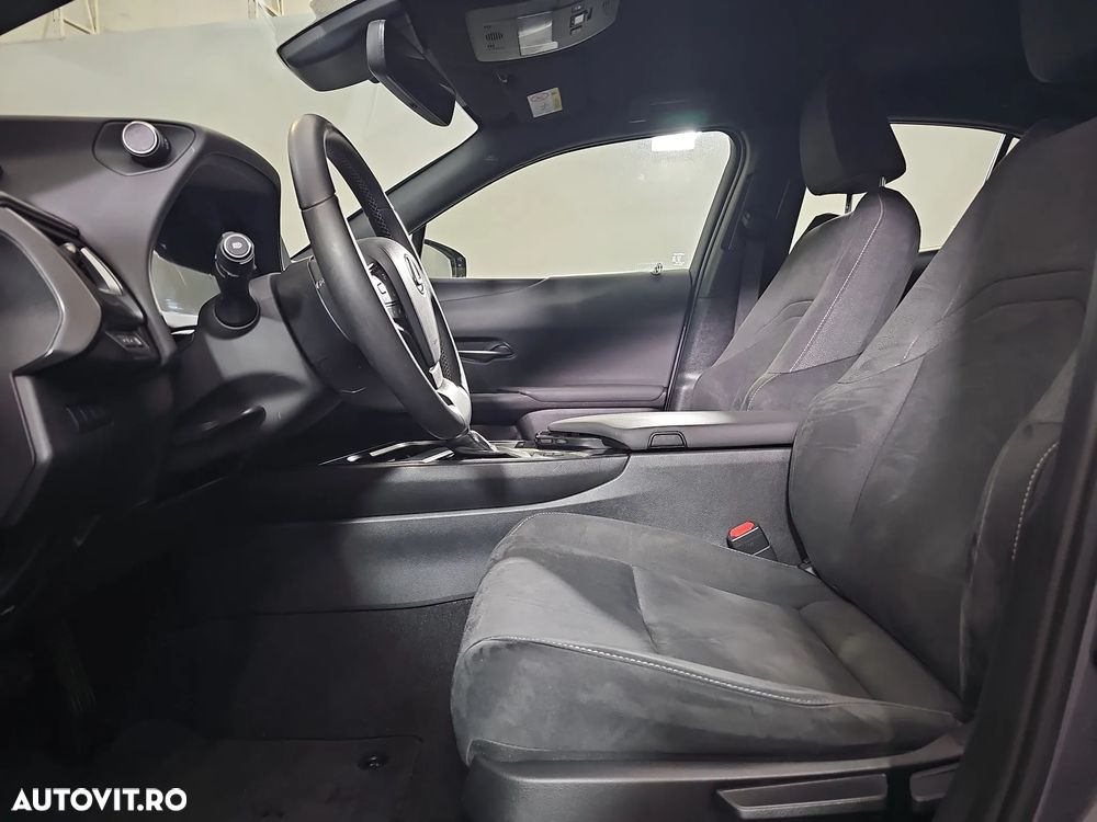 Lexus UX - 22