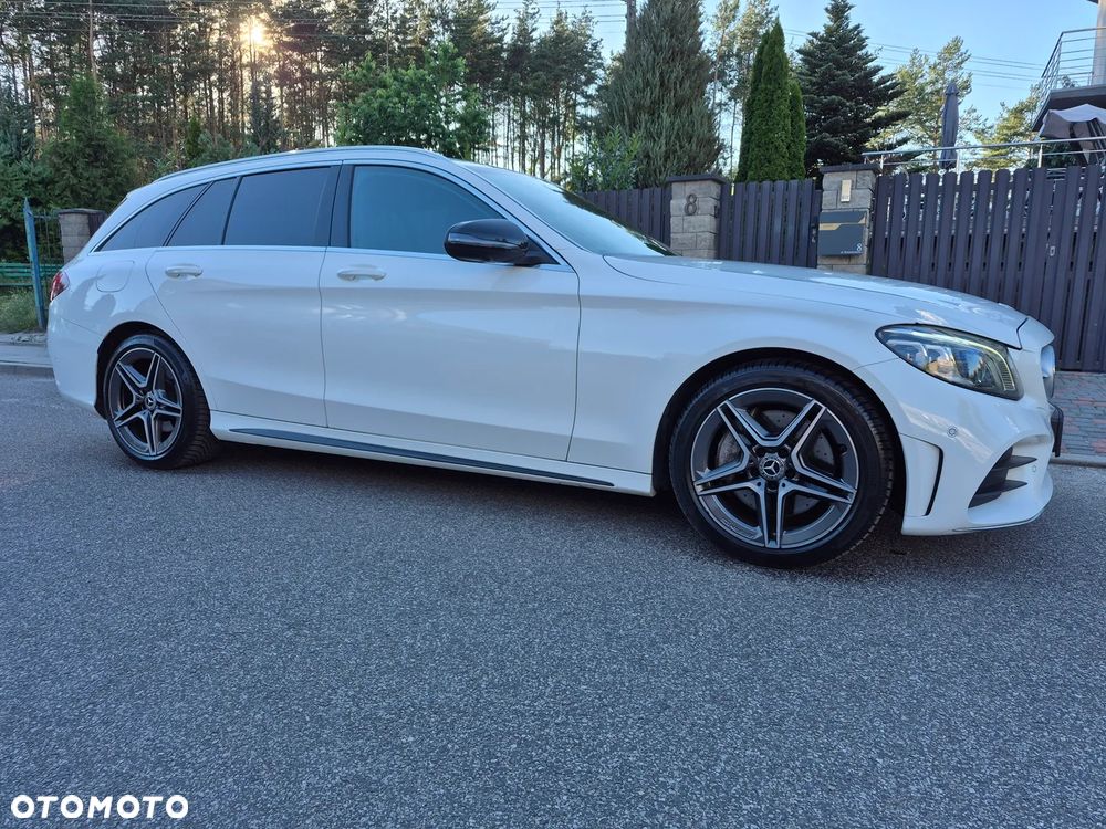 Mercedes-Benz Klasa C 300 9G-TRONIC - 3