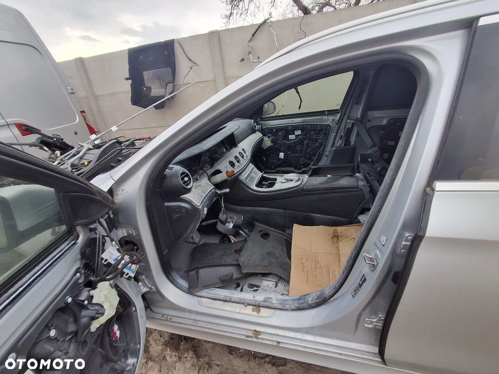 Mercedes-Benz Klasa E 220 d Business Edition 9G-TRONIC - 4