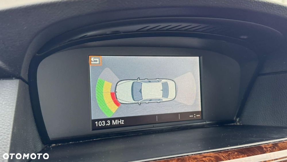 BMW Seria 5 523i - 36