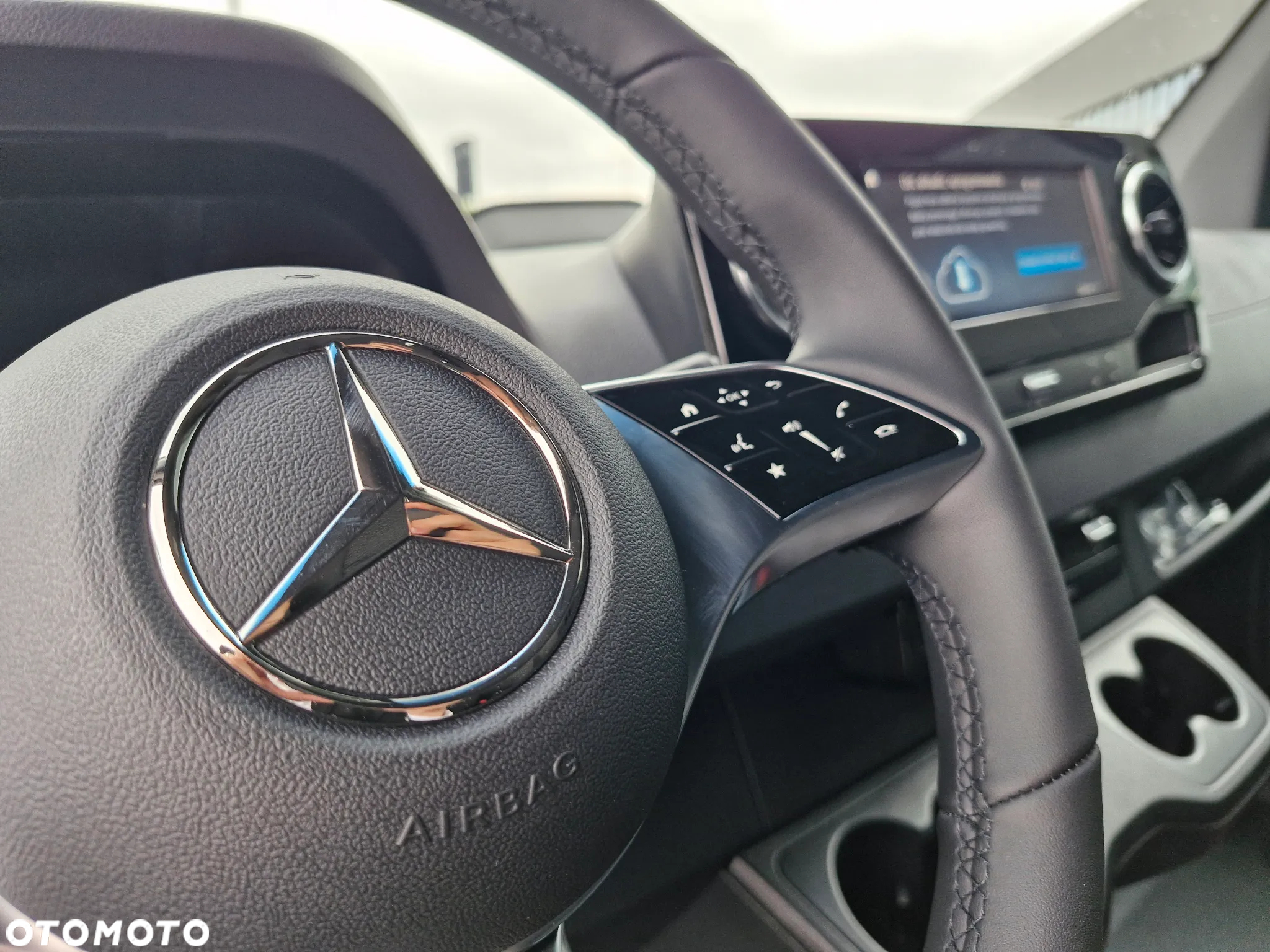 Mercedes-Benz Sprinter - 30