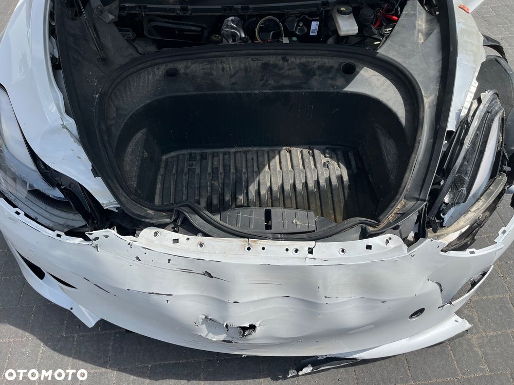 Tesla Model 3 - 16