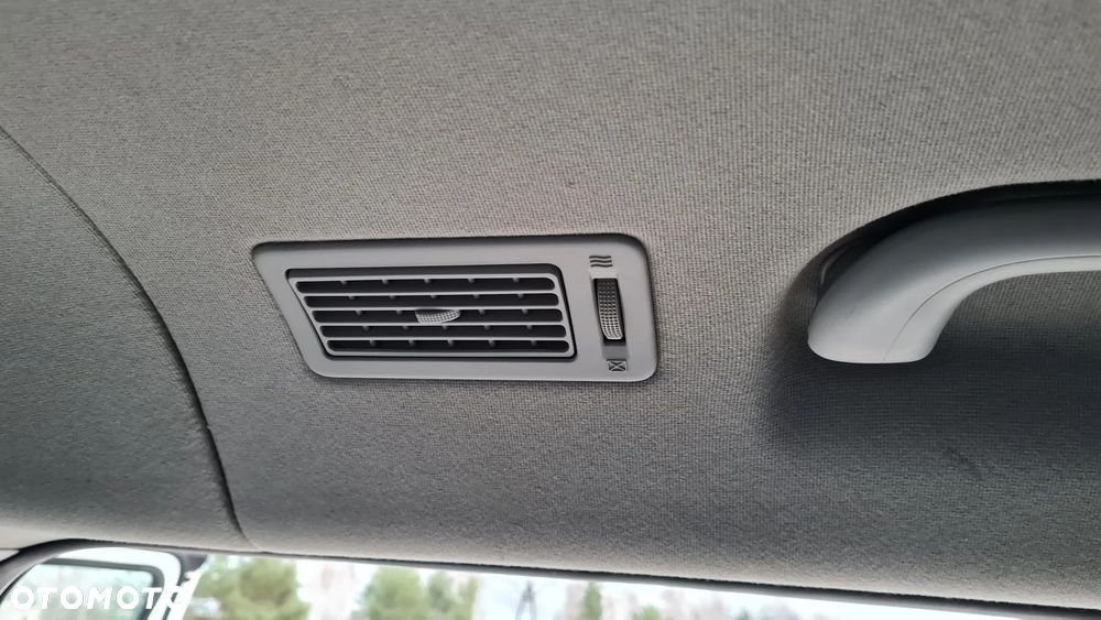 Hyundai H-1 2.5 CRDi Travel Family - 26