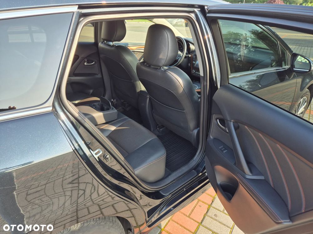 Toyota Avensis 1.8 Premium - 9