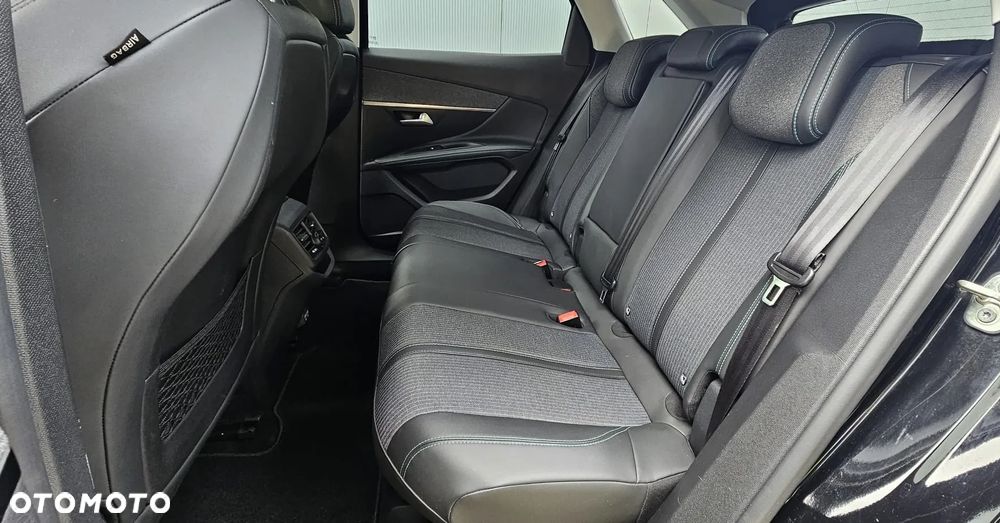 Peugeot 3008 BlueHDi 130 Stop & Start EAT8 Allure - 22
