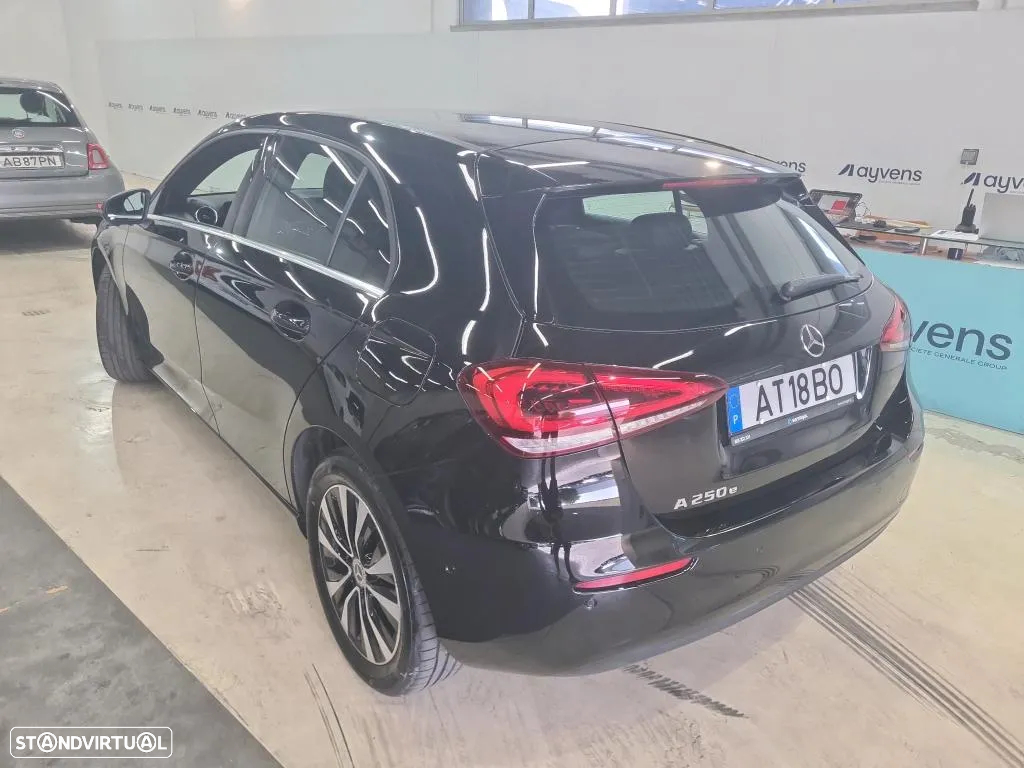 Mercedes-Benz A 250 e Style Plus - 2