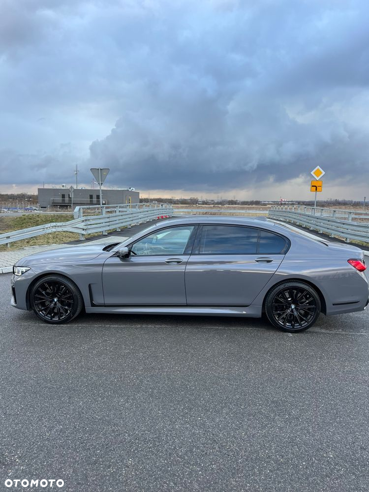 BMW Seria 7 750Li xDrive - 9