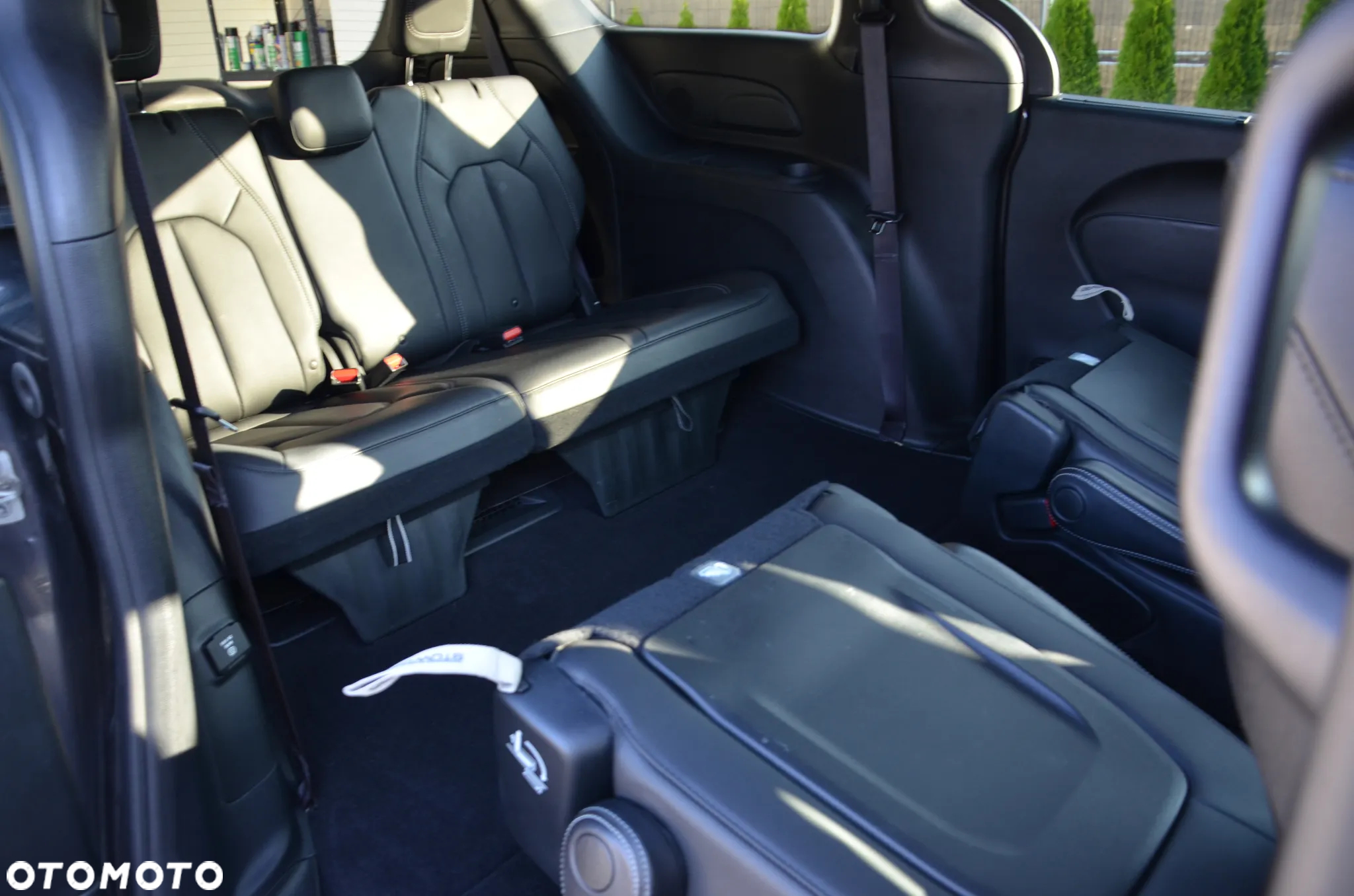 Chrysler Pacifica - 22