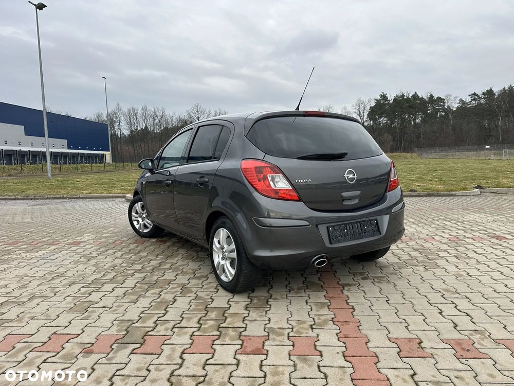 Opel Corsa 1.4 16V Satellite - 5