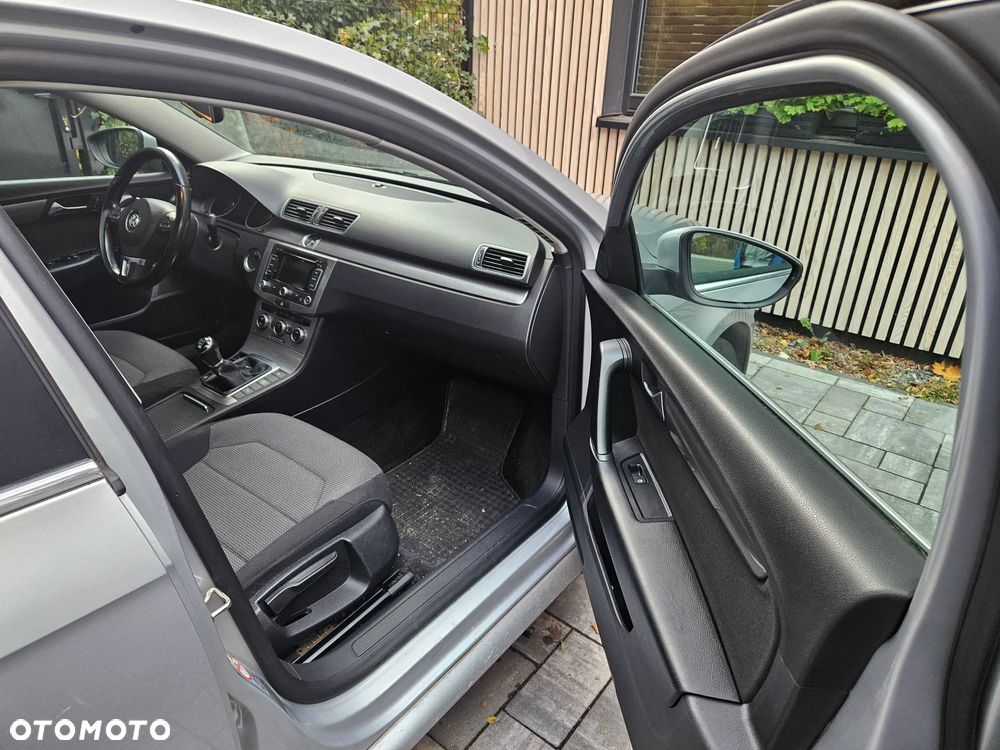 Volkswagen Passat 2.0 TDI Highline - 5