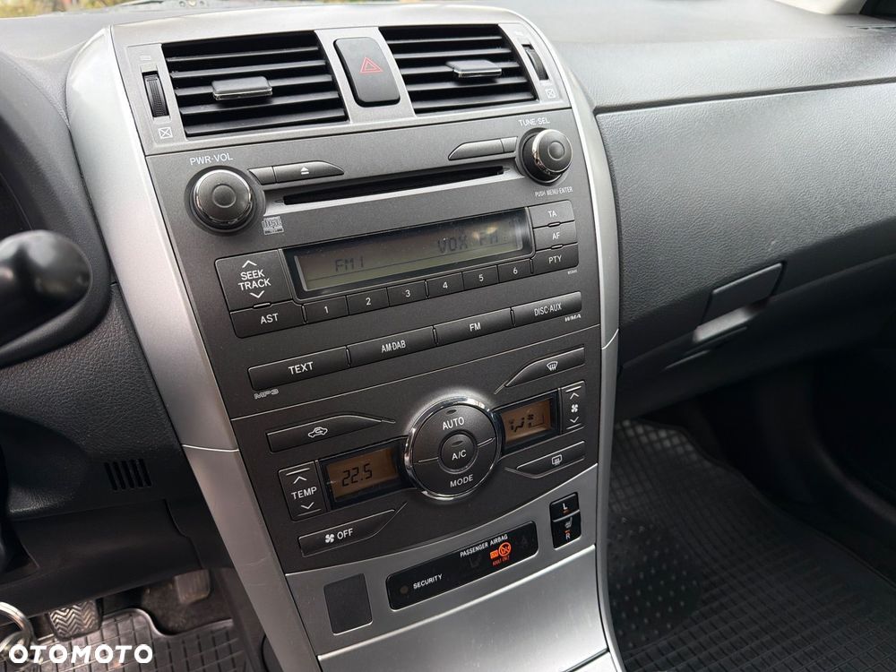 Toyota Corolla 1.6 Premium - 26