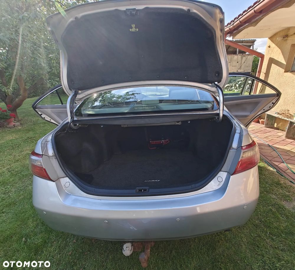 Toyota Camry 2.4 SE - 8
