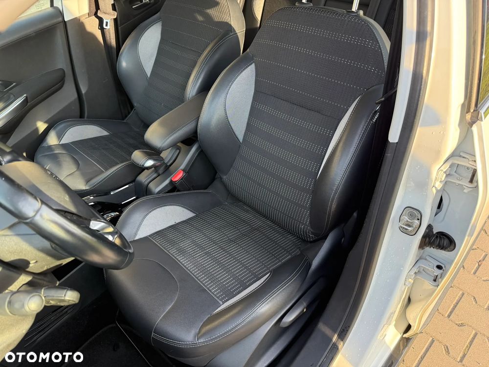 Peugeot 2008 PureTech 130 Allure - 13