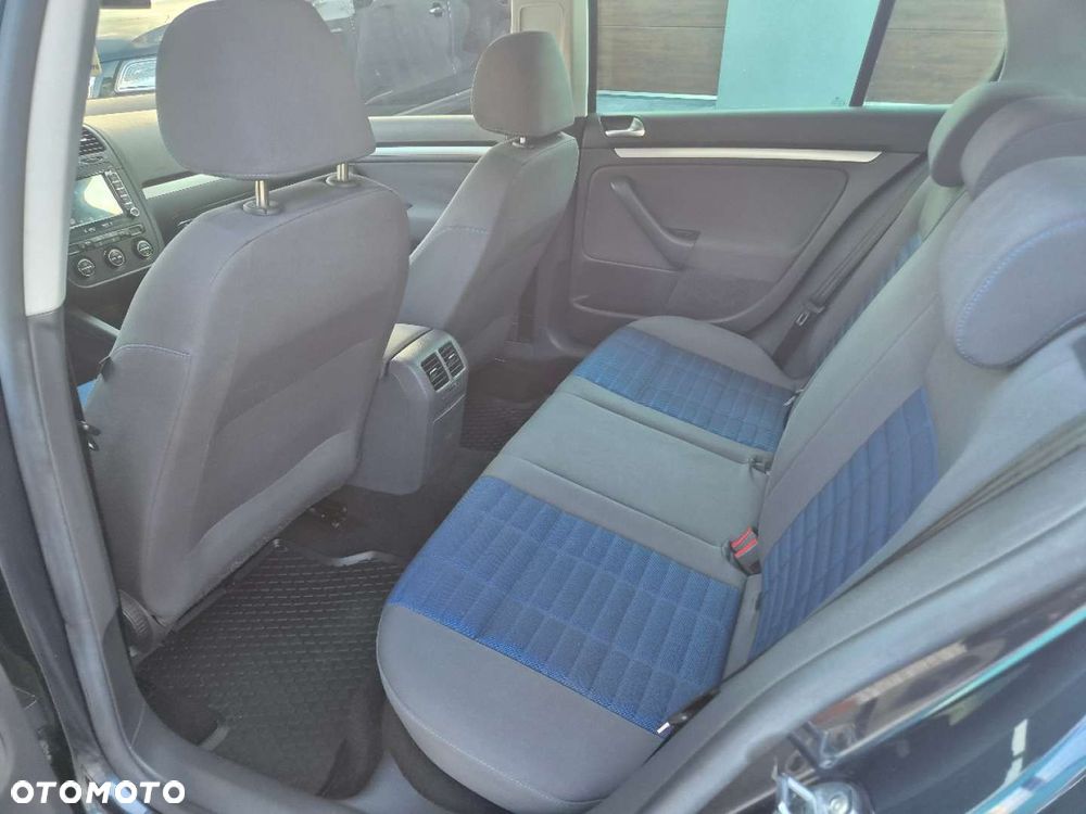 Volkswagen Golf - 17