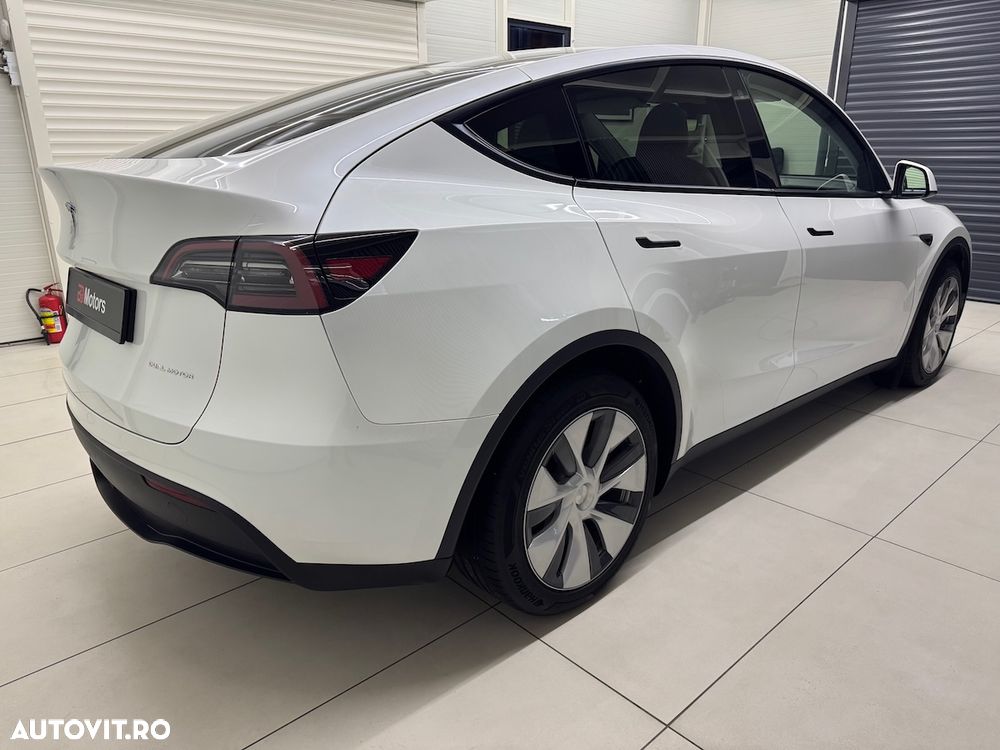 TESLA Model Y 2023 — imagine 37