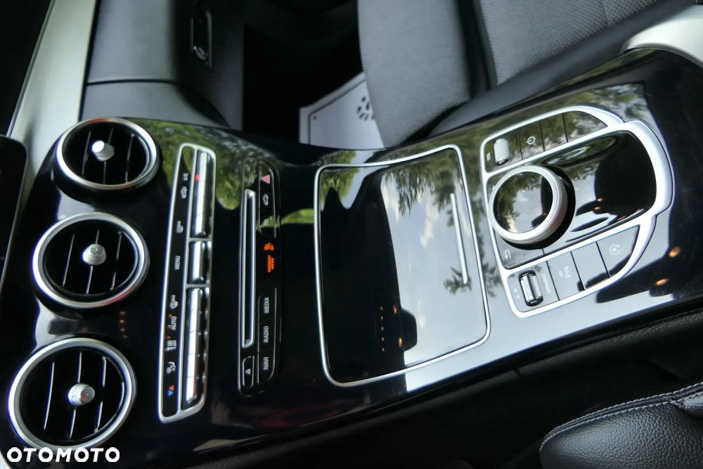 Mercedes-Benz Klasa C 180 7G-TRONIC Edition 1 - 27