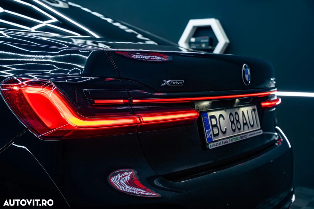 BMW Seria 7 740d xDrive MHEV - 25