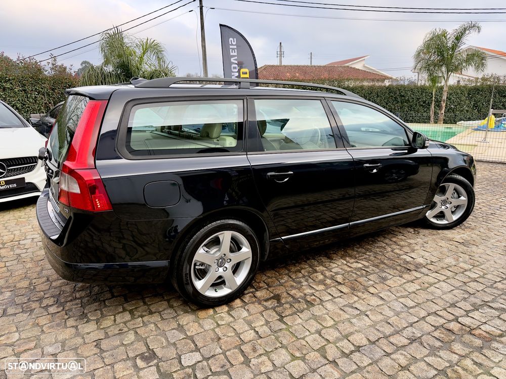 Volvo V70 2.4 D5 Momentum - 16