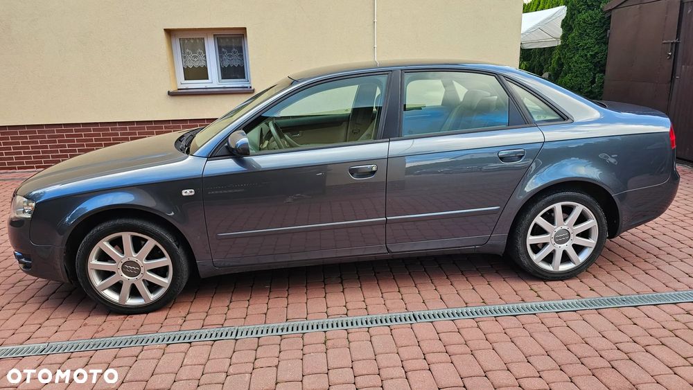 Audi A4 Limousine - 15