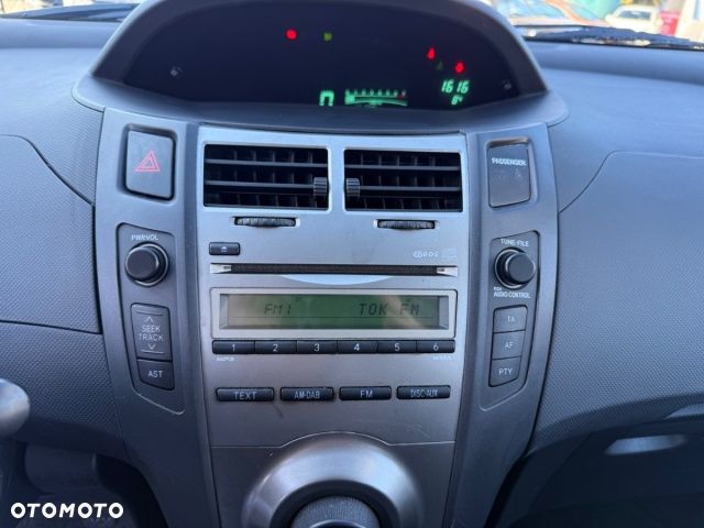 Toyota Yaris - 15