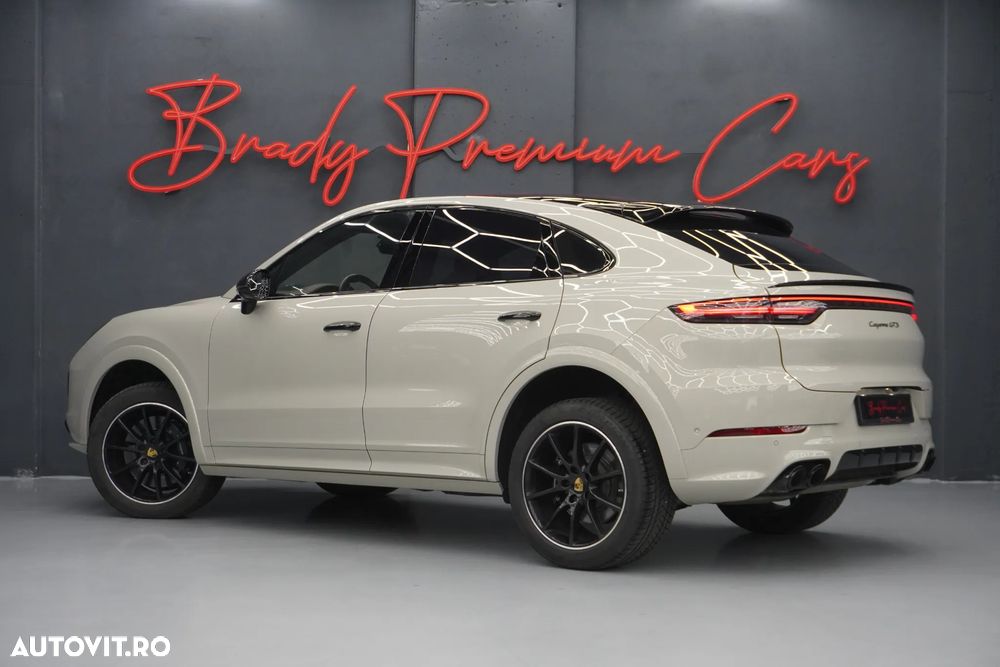 Porsche Cayenne Coupe GTS Tiptronic S - 6