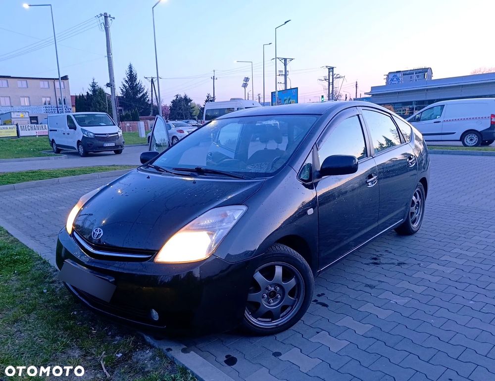 Toyota Prius 1.5 VVT-i Sol (nav) - 1