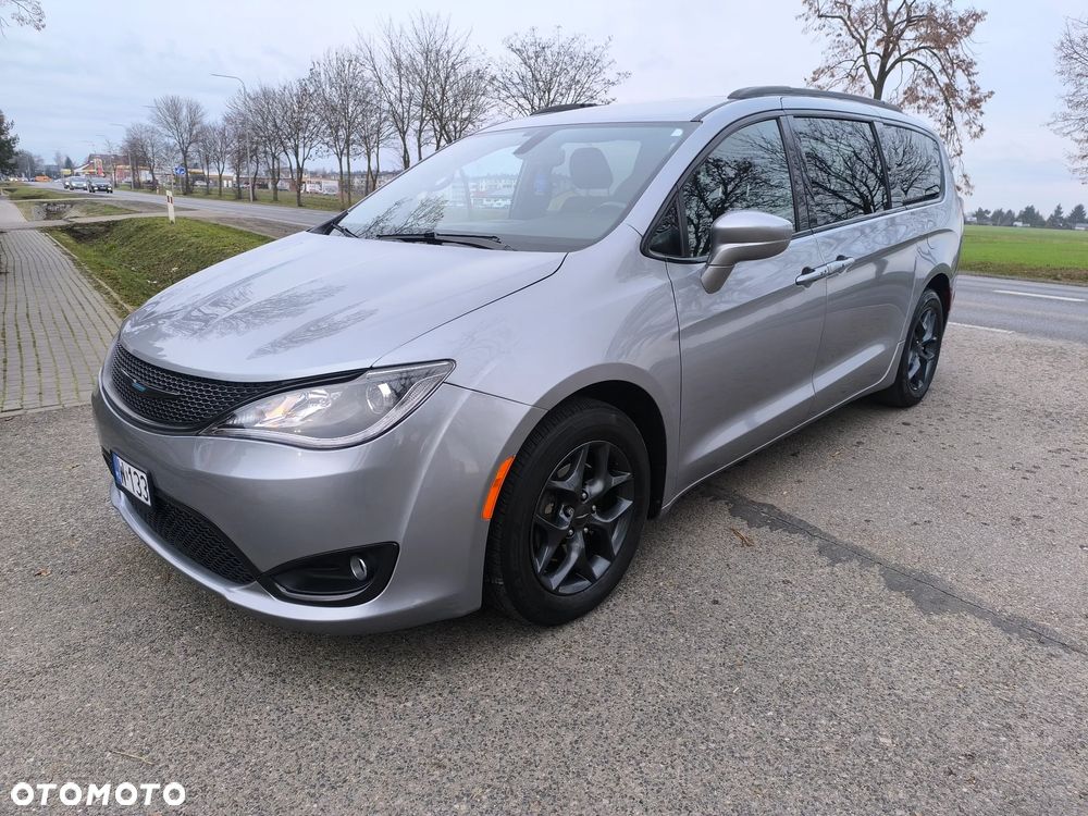 Chrysler Pacifica - 7