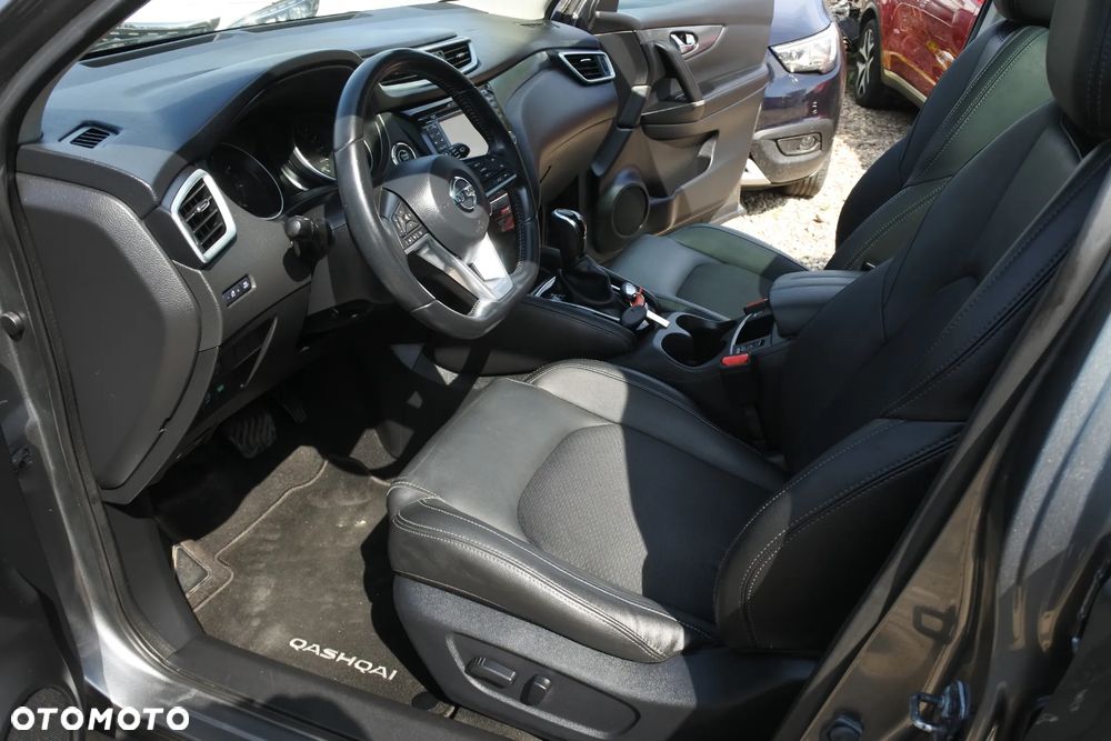 Nissan Qashqai 1.2 DIG-T Xtronic TEKNA+ - 10