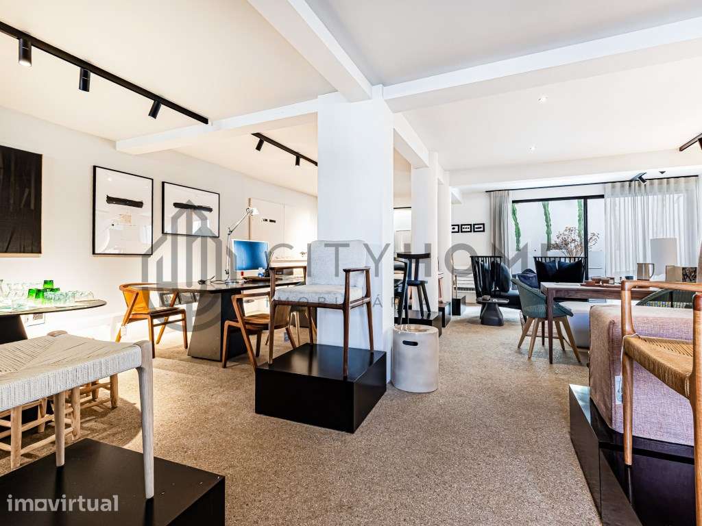 Espaço comercial a funcionar como Showroom no centro de Portimão - Grande imagem: 4/34