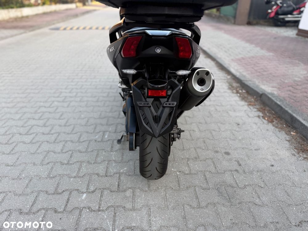 Yamaha Tmax - 16