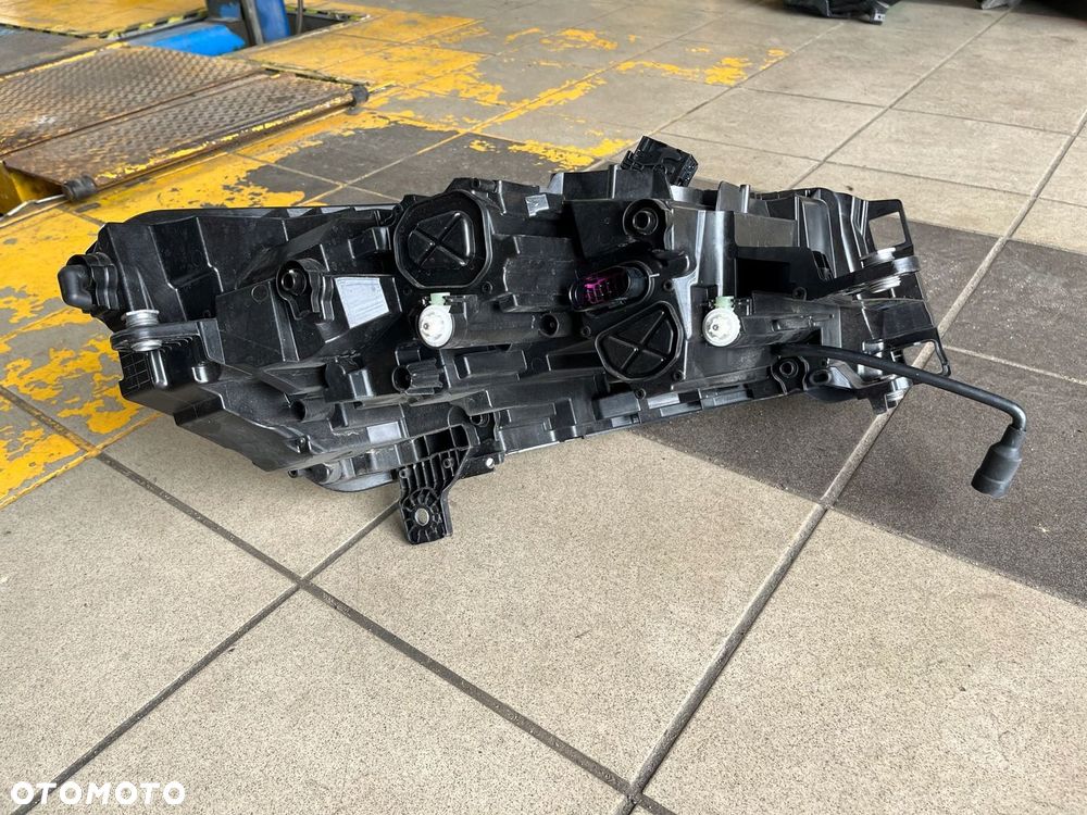Lampa lewa przednia SKODA ENYAQ CRYSTAL LIGHTNIG - 6
