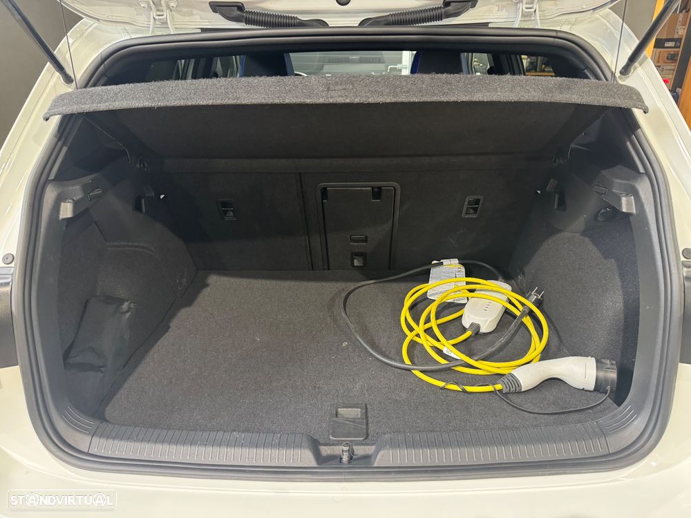 VW Golf 1.4 eHybrid OPF DSG GTE - 13