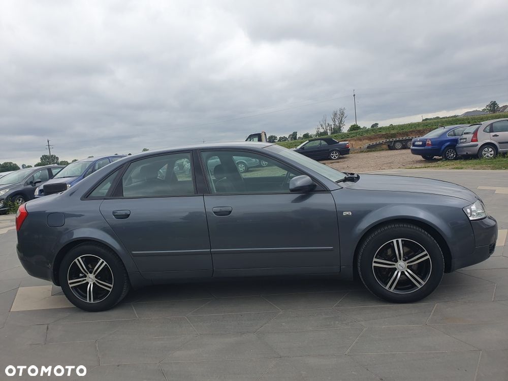 Audi A4 Limousine - 6