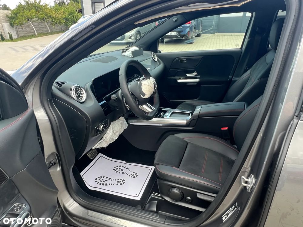 Mercedes-Benz GLA - 9