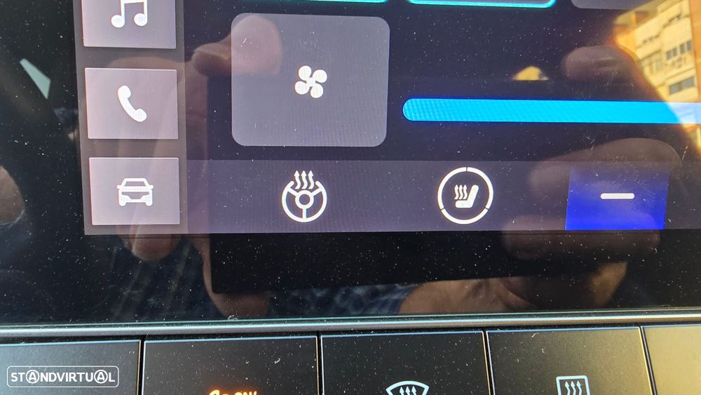 MG MG4 64 kWh Luxury - 39