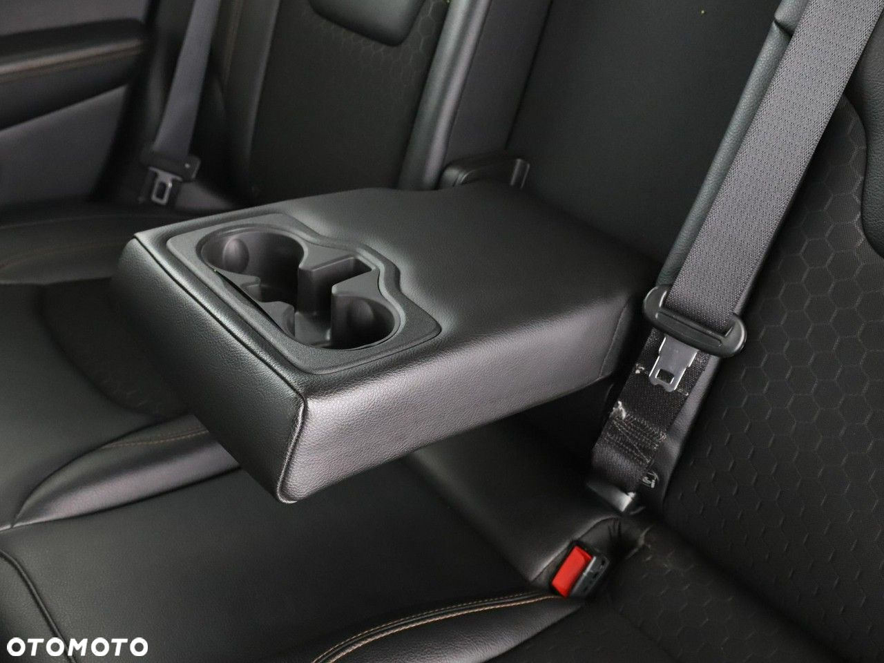 Jeep Compass 1.3 T-GDI 4xe PLUG-IN HYBRID Automatik Limited - 38